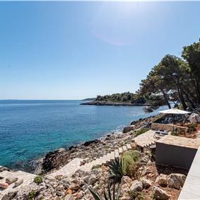 6 bedroom villa with infinity pool and sea views, Korcula Island, sleeps 12